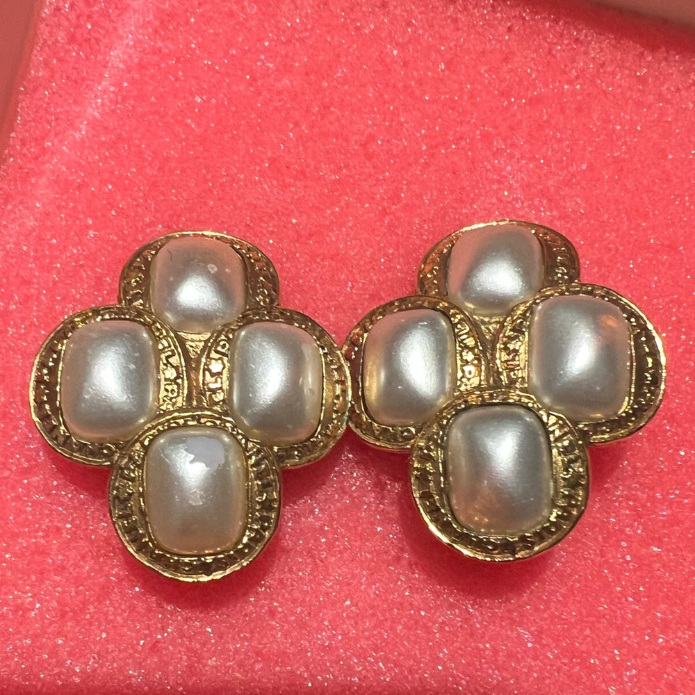 Auth. Chanel Vintage Gold Pearl Earrings Pre Loved